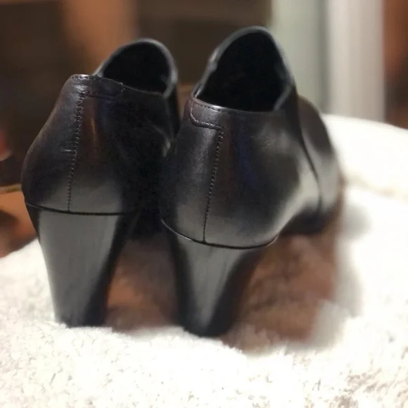 ECCO Heeled Leather Booties - Picture 4 of 5